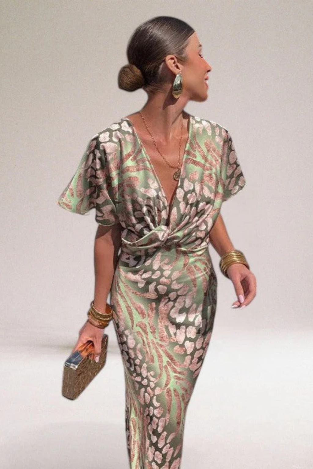 Elegant Summer Maxi Dress with Twisted V-Neck for Flattering Fit 2