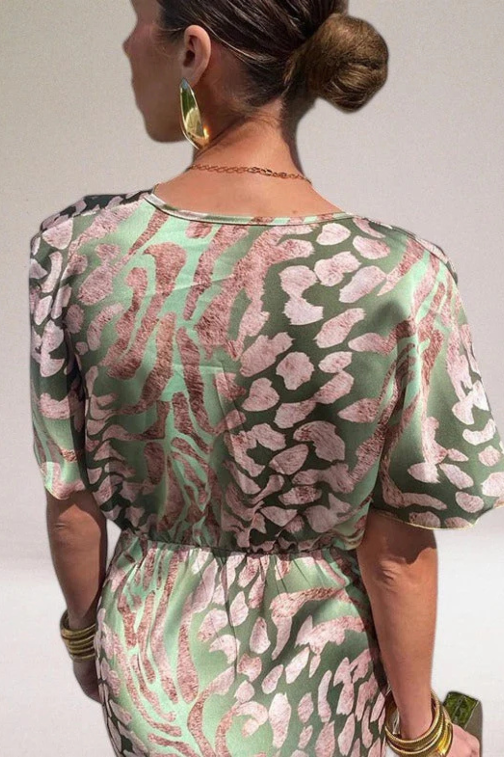 Elegant Summer Maxi Dress with Twisted V-Neck for Flattering Fit 4